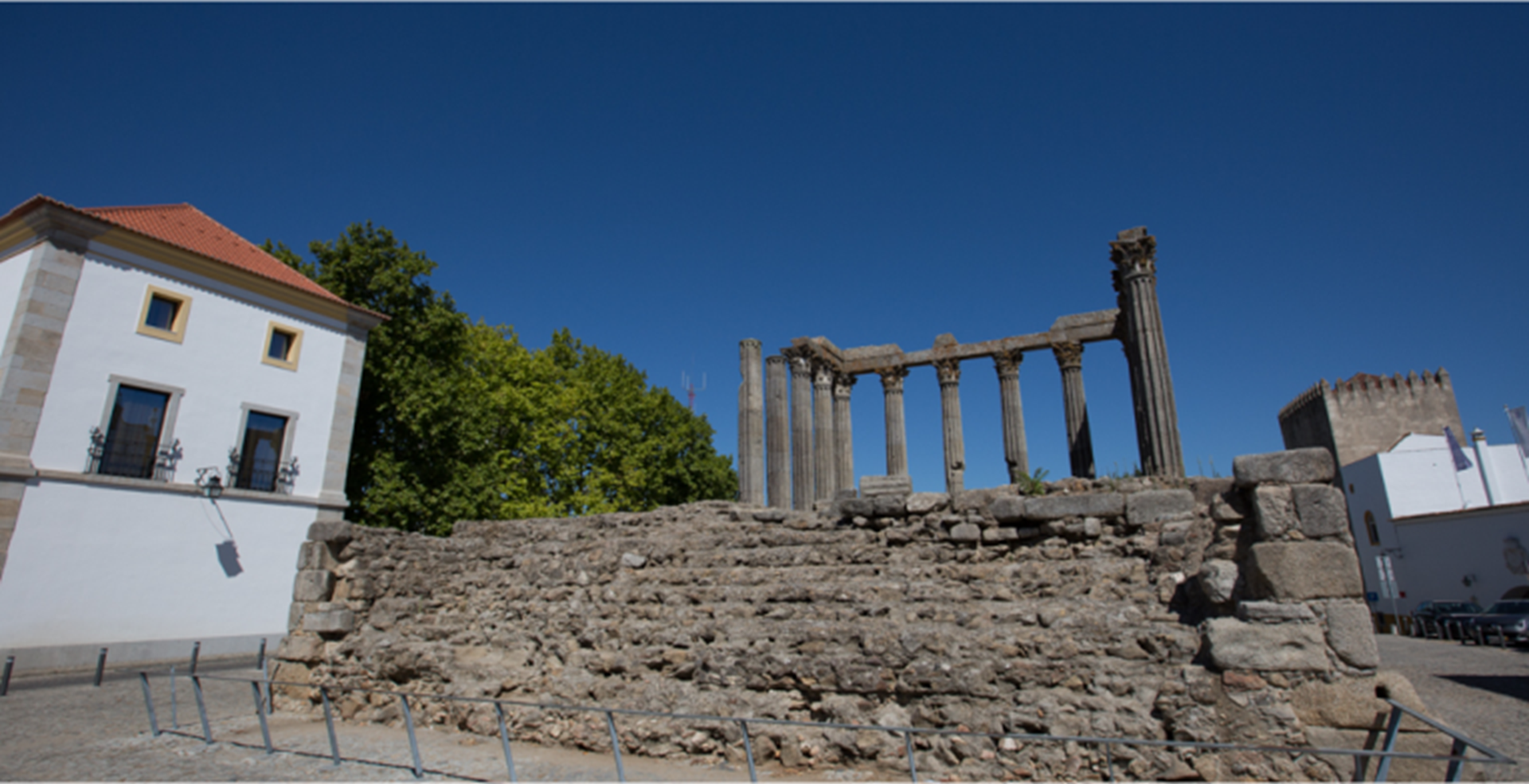 Évora