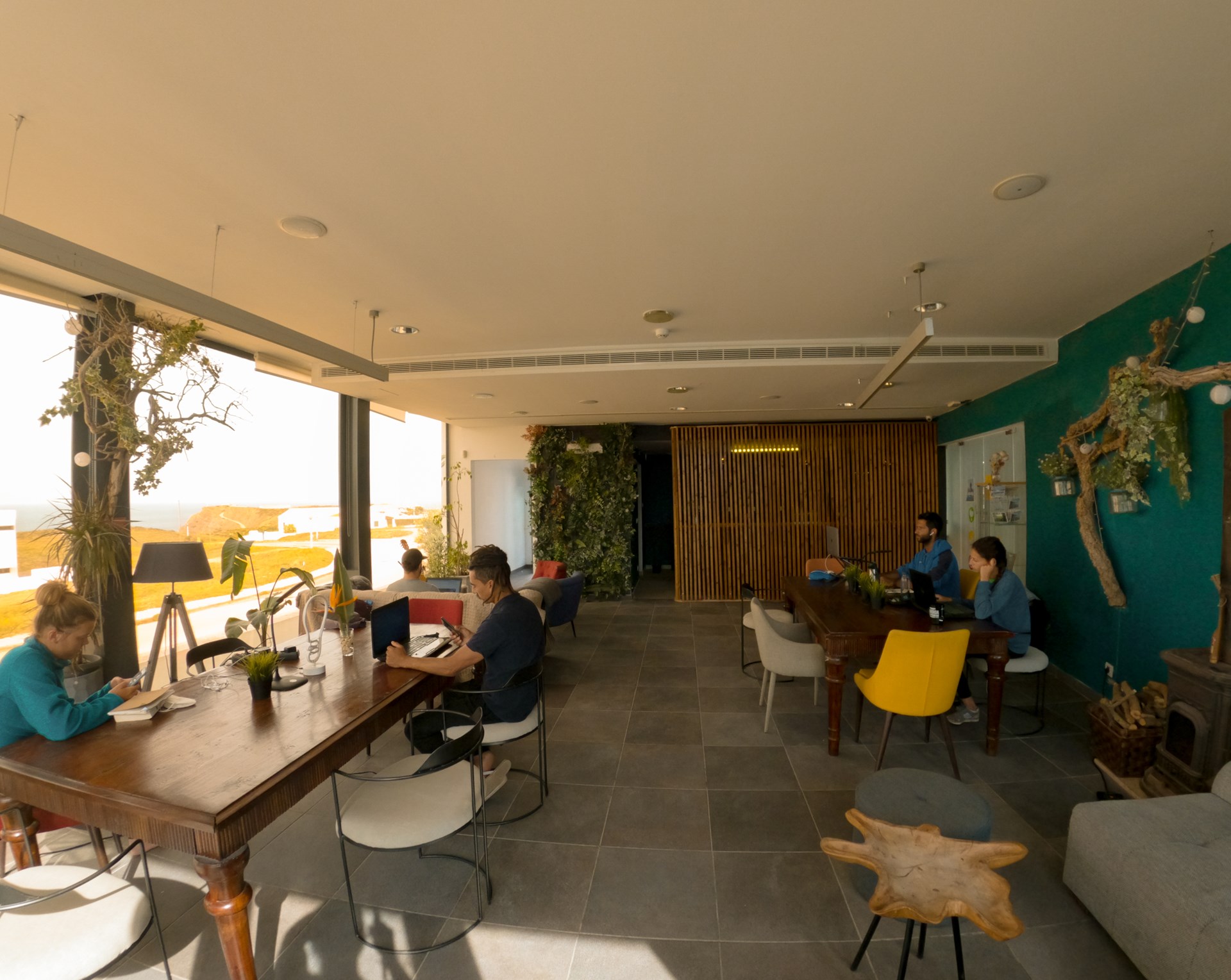 Co-Work e Co-Living na Arrifana